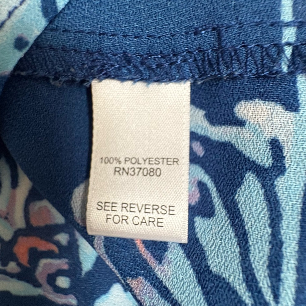 Blue Sleeveless Patterned Blouse with Ornate Neckline by C EST 1946 Size Large - Picture 3 of 7